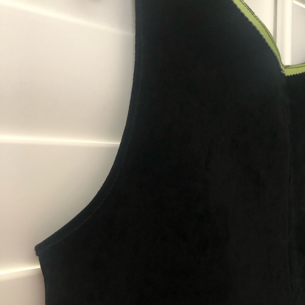 Sleeveless suede dressy shirt